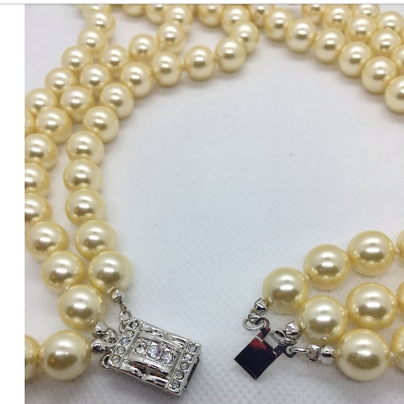 Three Strand Pearl Necklace - Picture 2 of 6